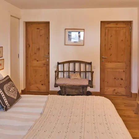 Chesa Valluna - Апартаменты Ла-Пунт-Чамуэшч