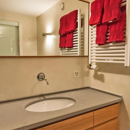 Chesa Valluna - Апартаменты Ла-Пунт-Чамуэшч