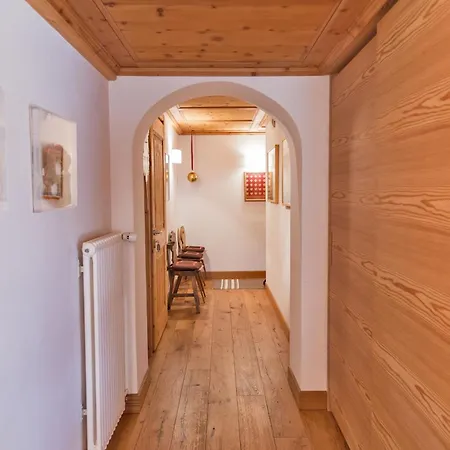 Chesa Valluna - * לה פונט-שמוס-סאז'