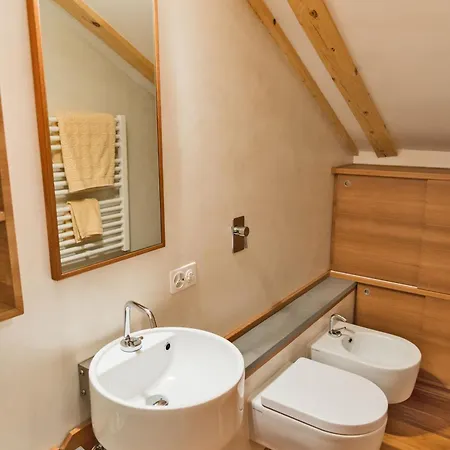 Chesa Valluna - * לה פונט-שמוס-סאז'